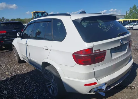2011 BMW X5 xDrive35I/xDrive35I Premium/xDrive35I Sport Activity z USA, uszkodzony, nr VIN 5UXZV4C5XBL402308